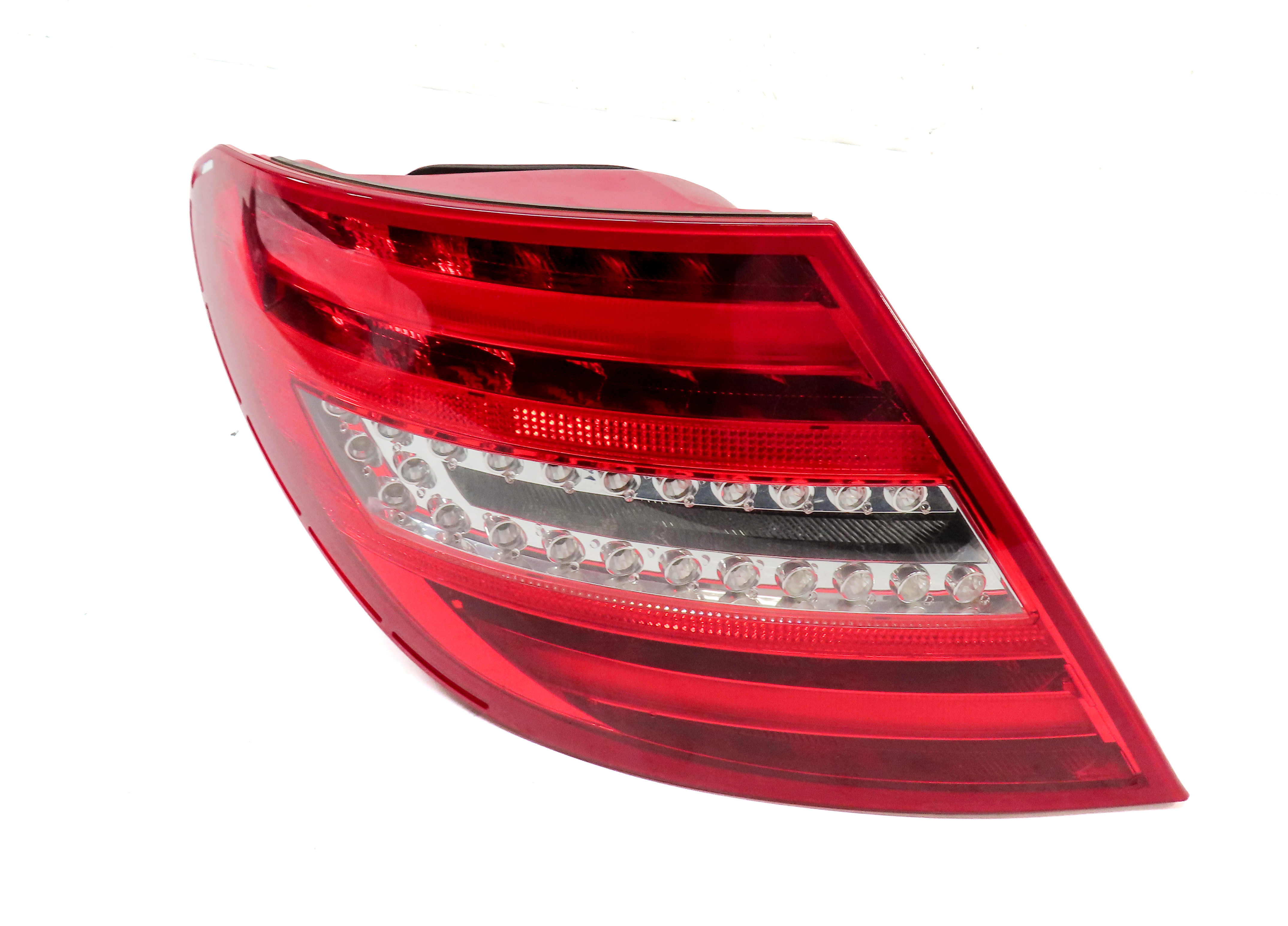 2012-2015 MERCEDES BENZ C250 C300 C350 (W204) LEFT DRIVER TAILLIGHT BRAKE LIGHT — exact item pictured
